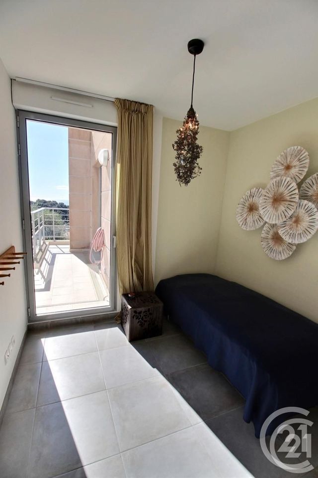 Afficher la photo en grand Appartement F4 à vendre - 4 pièces - 85.72 m2 - CAP D AIL - 06 - PROVENCE-ALPES-COTE-D-AZUR - Century 21 Agence Gastaldy