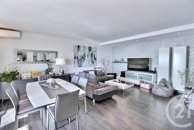 Afficher la photo en grand Appartement F5 à vendre - 5 pièces - 123.0 m2 - ROQUEBRUNE CAP MARTIN - 06 - PROVENCE-ALPES-COTE-D-AZUR - Century 21 Agence Gastaldy
