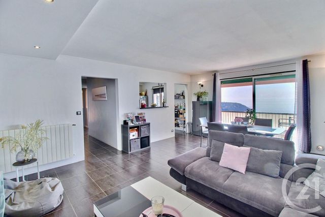 Afficher la photo en grand Appartement F5 à vendre - 5 pièces - 123.0 m2 - ROQUEBRUNE CAP MARTIN - 06 - PROVENCE-ALPES-COTE-D-AZUR - Century 21 Agence Gastaldy