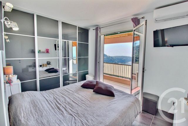 Afficher la photo en grand Appartement F5 à vendre - 5 pièces - 123.0 m2 - ROQUEBRUNE CAP MARTIN - 06 - PROVENCE-ALPES-COTE-D-AZUR - Century 21 Agence Gastaldy