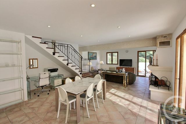 maison à louer - 5 pièces - 180.0 m2 - ROQUEBRUNE CAP MARTIN - 06 - PROVENCE-ALPES-COTE-D-AZUR - Century 21 Agence Gastaldy