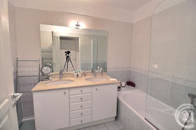 Afficher la photo en grand Appartement F3 à vendre - 3 pièces - 91.0 m2 - BEAUSOLEIL - 06 - PROVENCE-ALPES-COTE-D-AZUR - Century 21 Agence Gastaldy