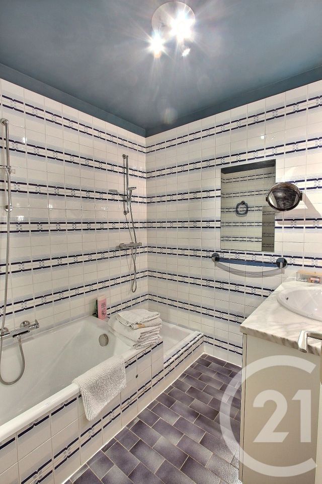 Appartement F3 à vendre - 3 pièces - 107.0 m2 - ROQUEBRUNE CAP MARTIN - 06 - PROVENCE-ALPES-COTE-D-AZUR - Century 21 Agence Gastaldy